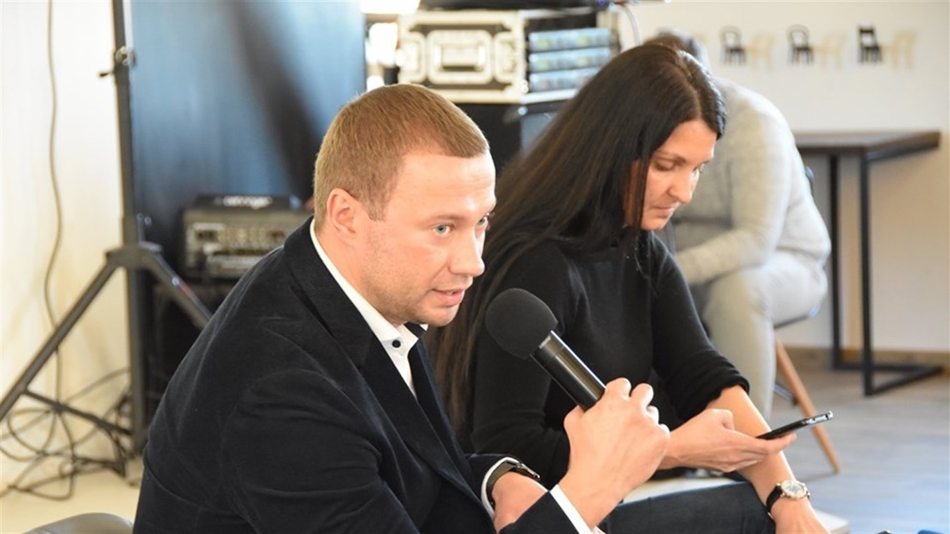 Кириленко поищет деньги на дороги и водопровод. Короткий итог стодневки главы Донецкой области