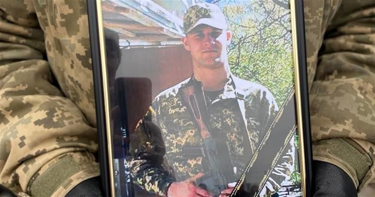 Рік тому на війні загинув корюківчанин Андрій Соловей. Побратими вшанували його пам`ять