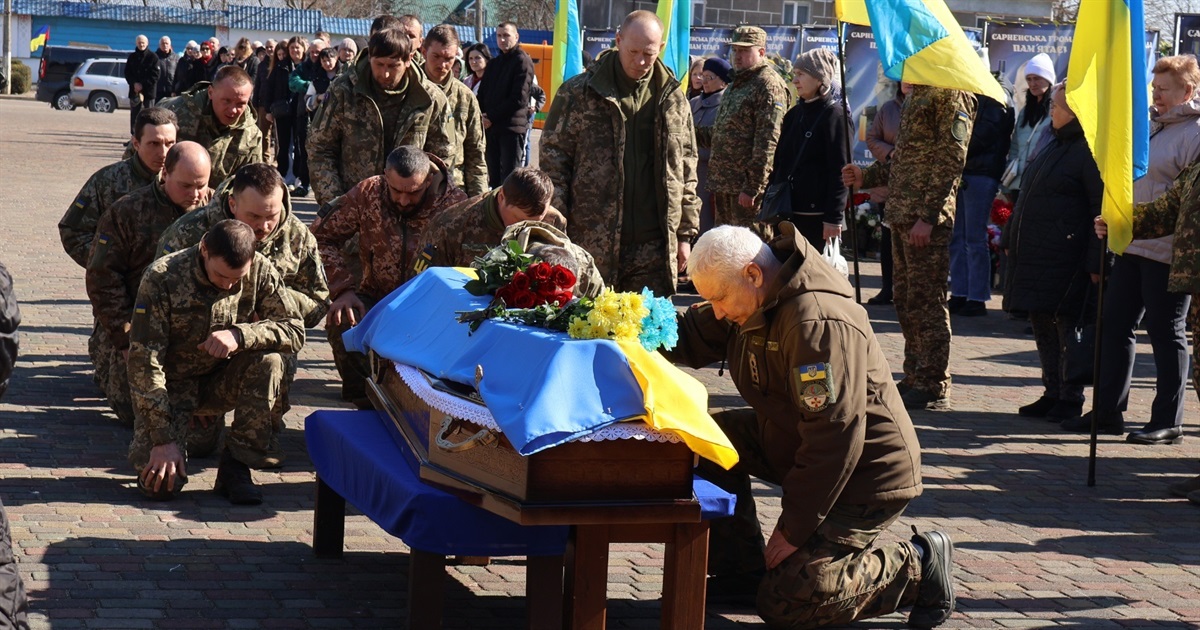 У Сарнах попрощалися із захисником Василем Бурлаковим