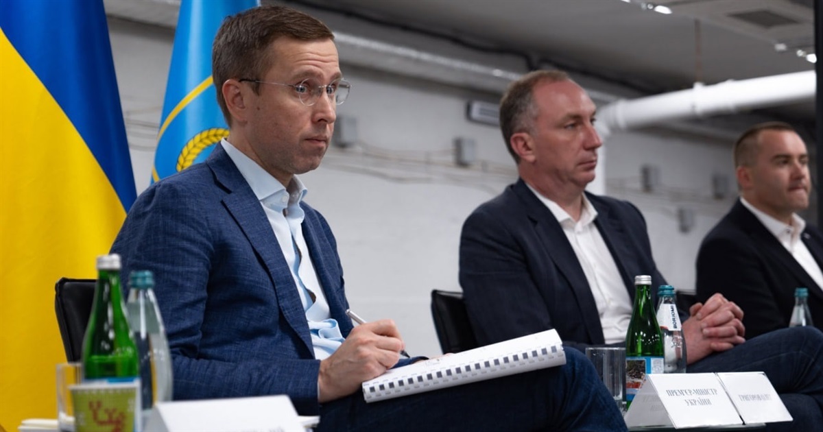 Перший регіональний візит – на прикордонну Сумщину: що обговорили Прем'єр-міністр і голови громад