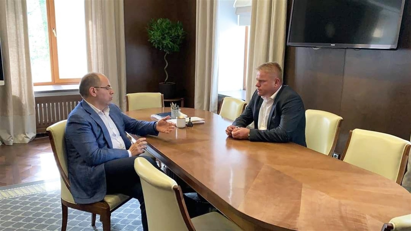 Врятувати лікарню у Вараші: народний депутат зустрівся з міністром охорони здоров'я