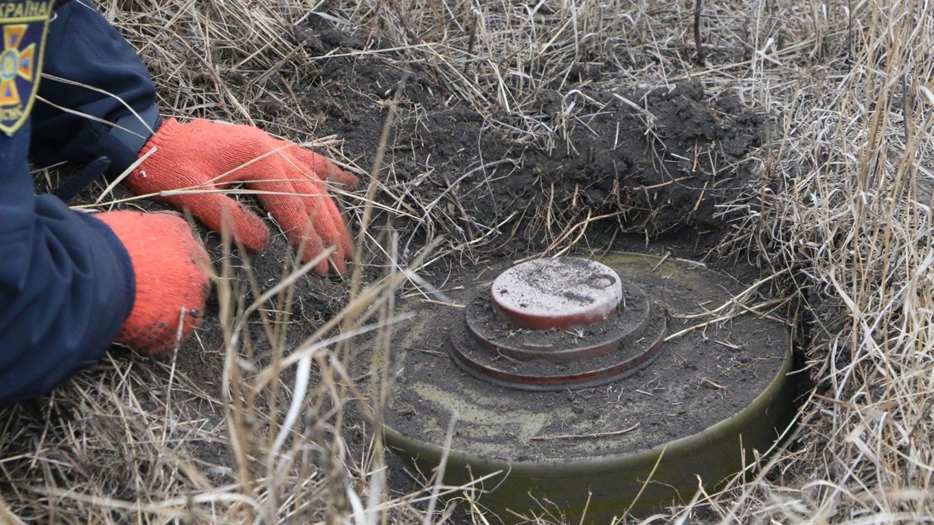 У Мар'їнському районі піротехніки продовжують знаходити вибухонебезпечні знахідки: ФОТО