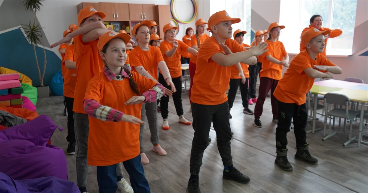 У Городку реалізовують проєкт, мета якого — посмішки дітей. Як Швейцарія допомагає городоччанам