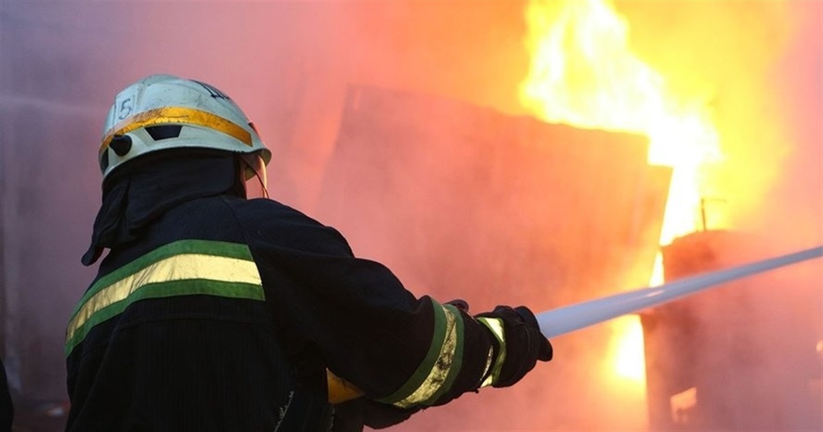 Під час пожежі у будинку на Звягельщині рятувальники знайшли тіло жінки