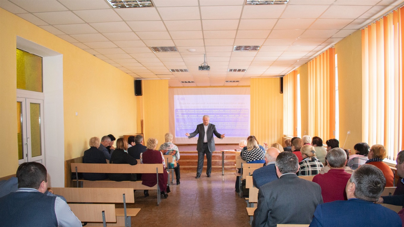 Директори шкіл області пройшли курси підвищення кваліфікації на базі жмеринських шкіл: про що йшлося