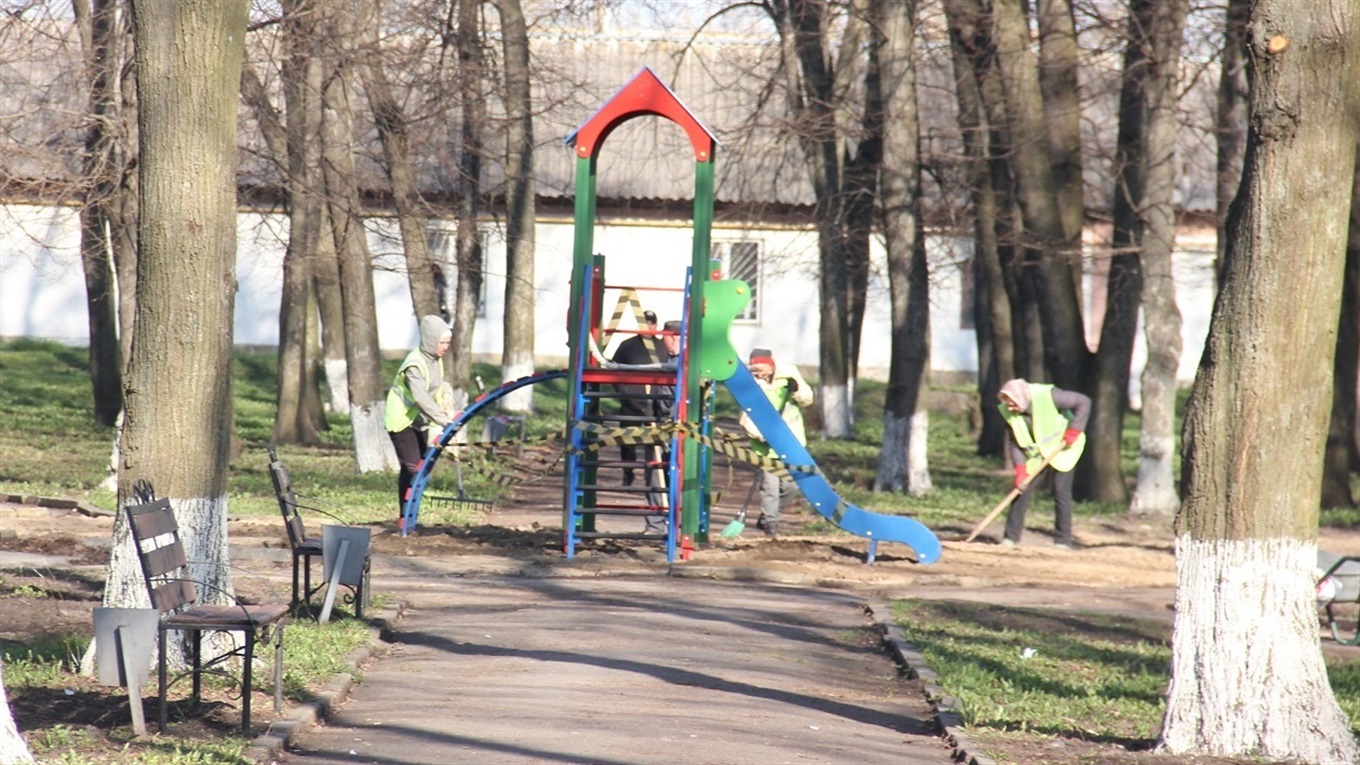 Депутати міськради спрямували кошти на ремонт паркової зони у Калинівці