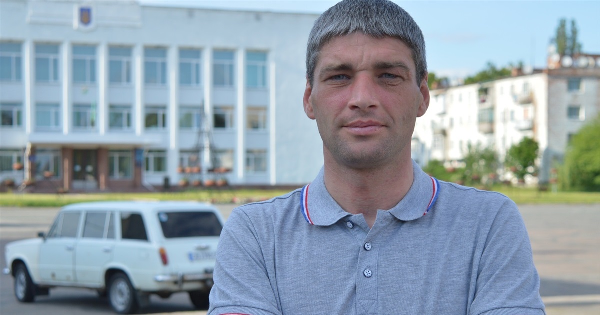 Блогер із Корюківки Сергій Старостін автомобілем вивозив людей, які втікали з Чернігова