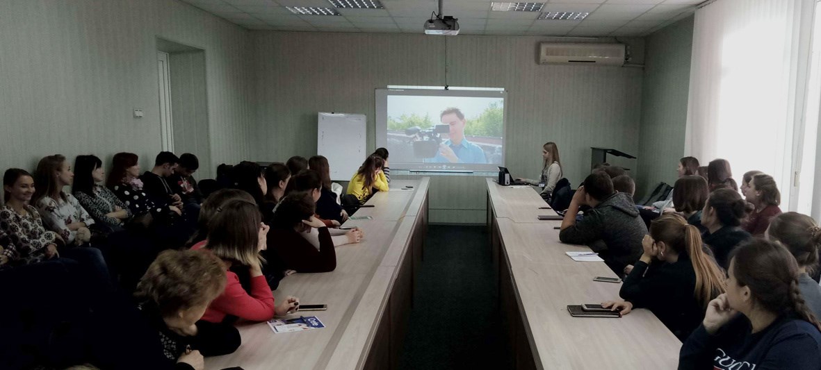 Випускників Покровського педколеджу вчили підвищувати свою конкурентоспроможність 