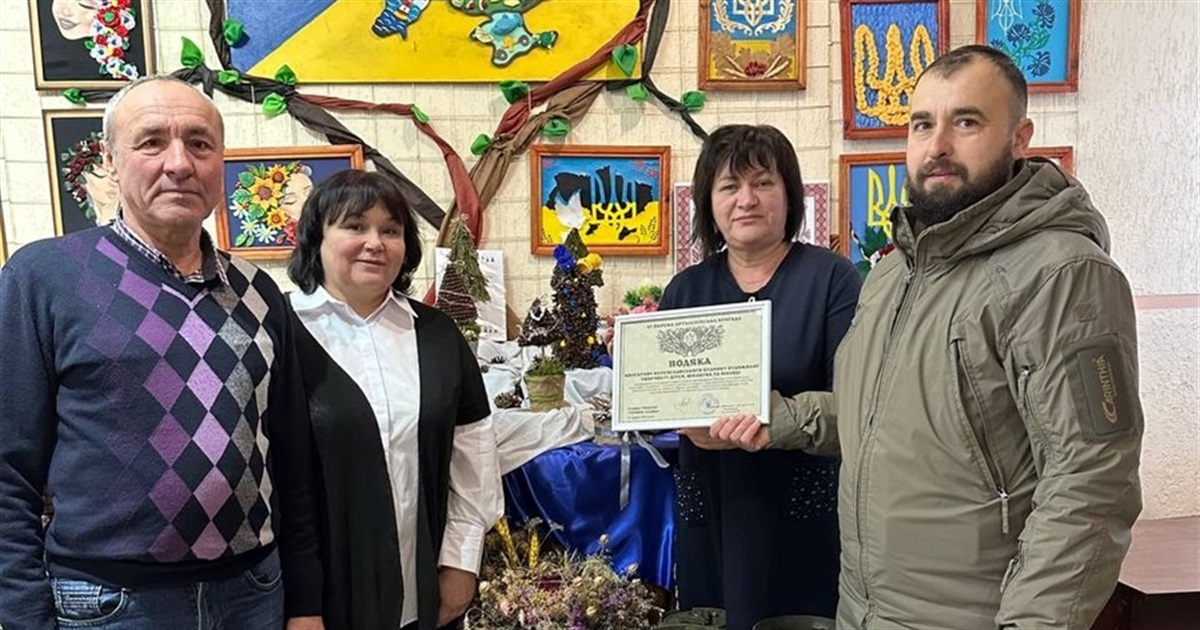 Гільзи від снарядів та подяку передали військові колективу Переяславського будинку дитячої творчості