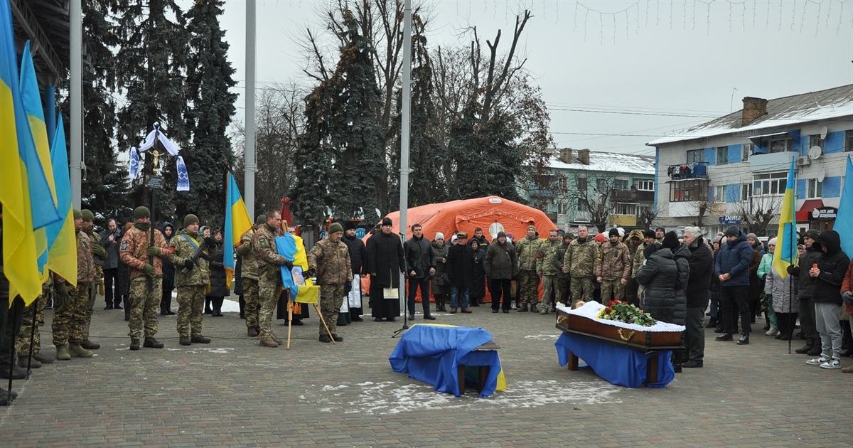 Сарненська громада попрощалась із Василем Сварицевичем: захисник загинув на Донеччині