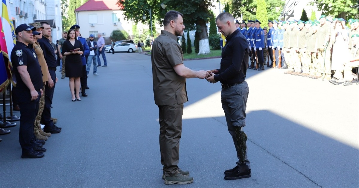 Прикордонник із Білопілля Дмитро Троцько отримав орден від Міністра МВС