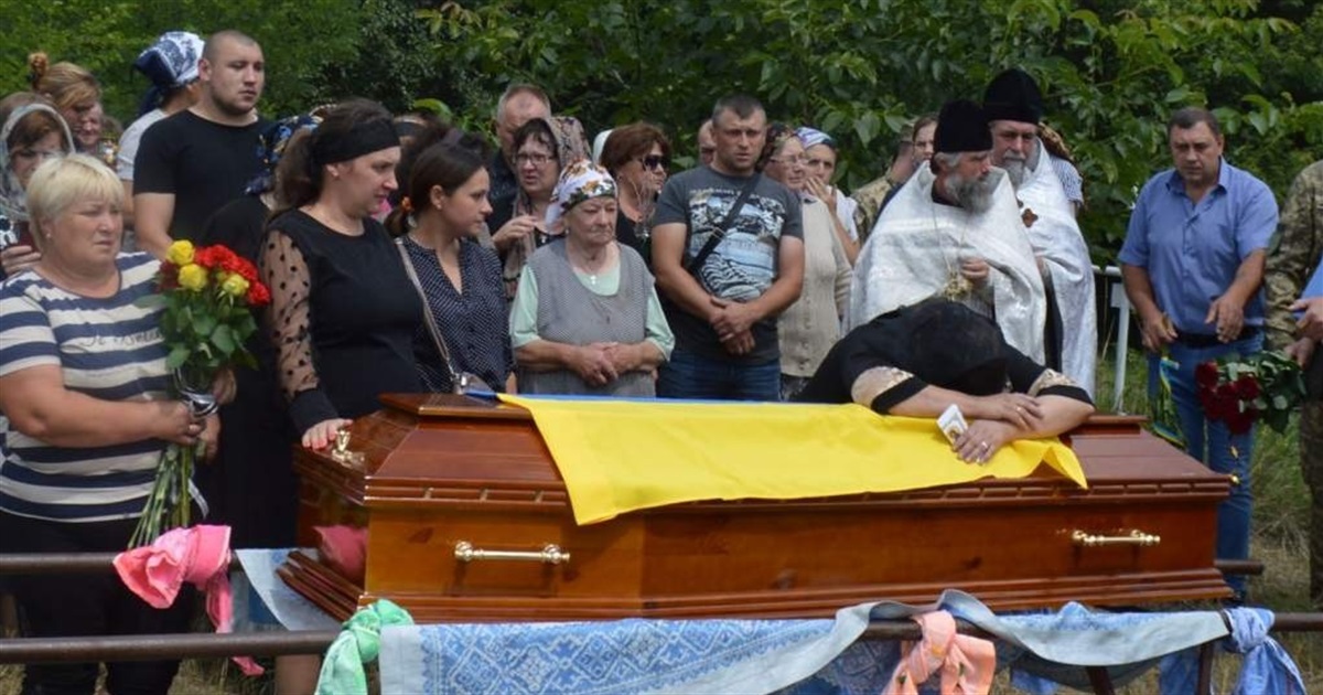 У Черняхові провели в останню путь воїна Сергія Бондаренка. Він загинув під Бахмутом