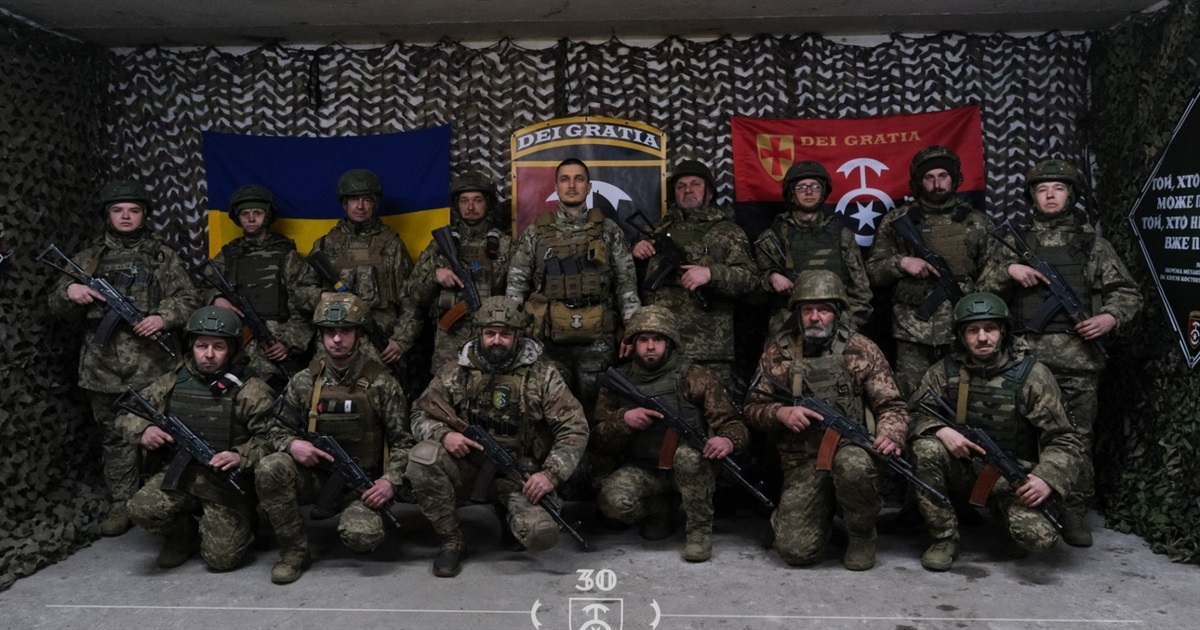 У 30-й бригаді вручили шеврони новим бійцям: світлини