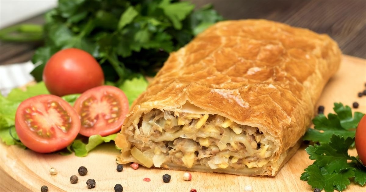 Рецепт дня: штрудель із куркою, грибами та сиром