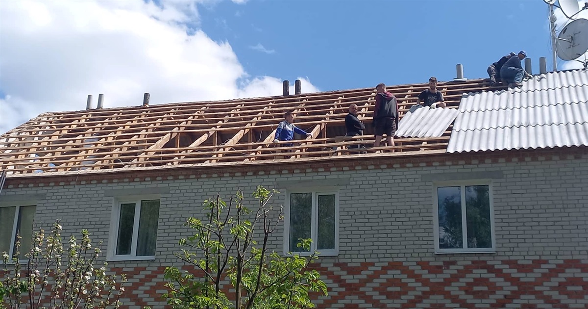 Постраждалі від ракетного вибуху будинки у Білопіллі вже придатні для житла, крім одного