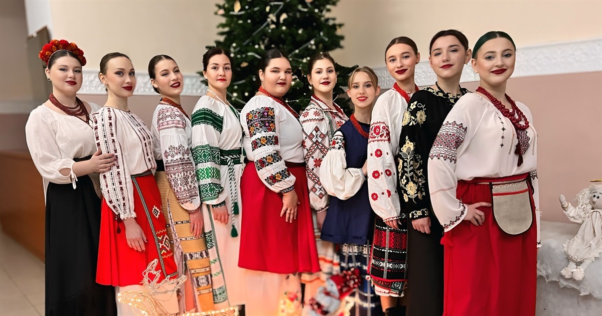 Традиційні та авторські колядки і щедрівки звучали в Переяславі на фестивалі "Різдвяна зоря" ФОТО