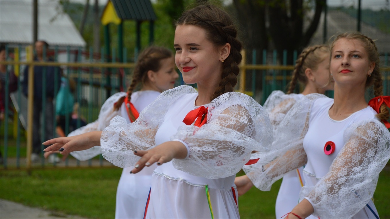 Як  пройшов концерт у Сватовому у День Перемоги. Натискайте на фото та дивіться ще