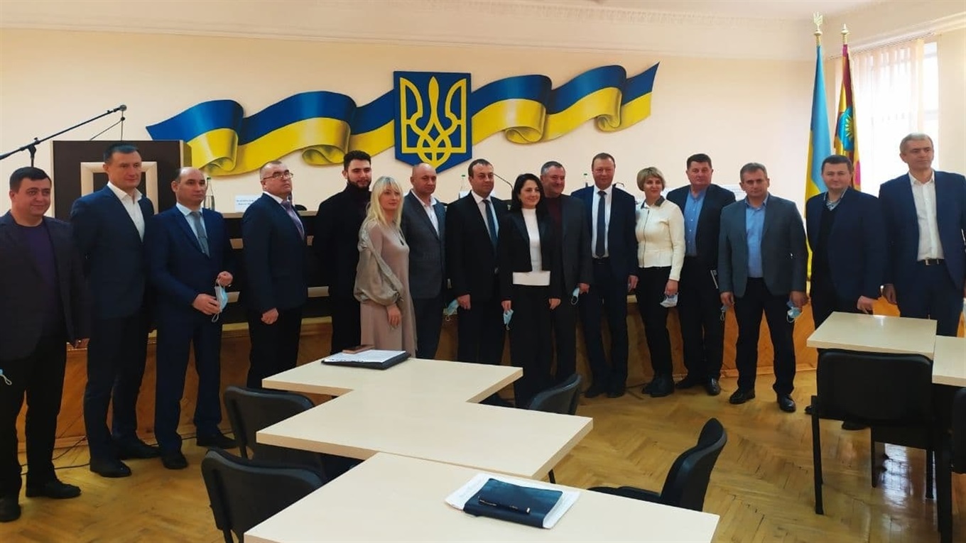 Голів громад у Жмеринці навчали ефективній роботі в умовах адміністративної реформи: відео