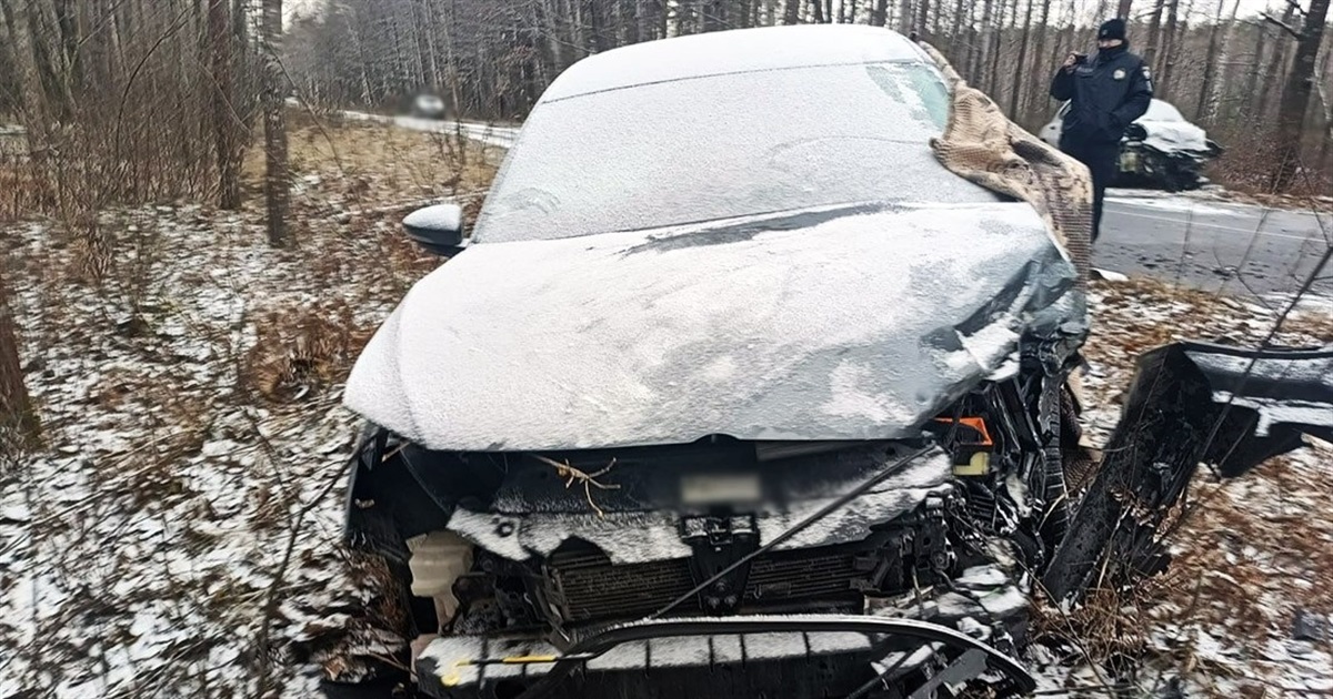 Дві автівки зіткнулися на Звягельщині — водійка "Nissan" потрапила до реанімації