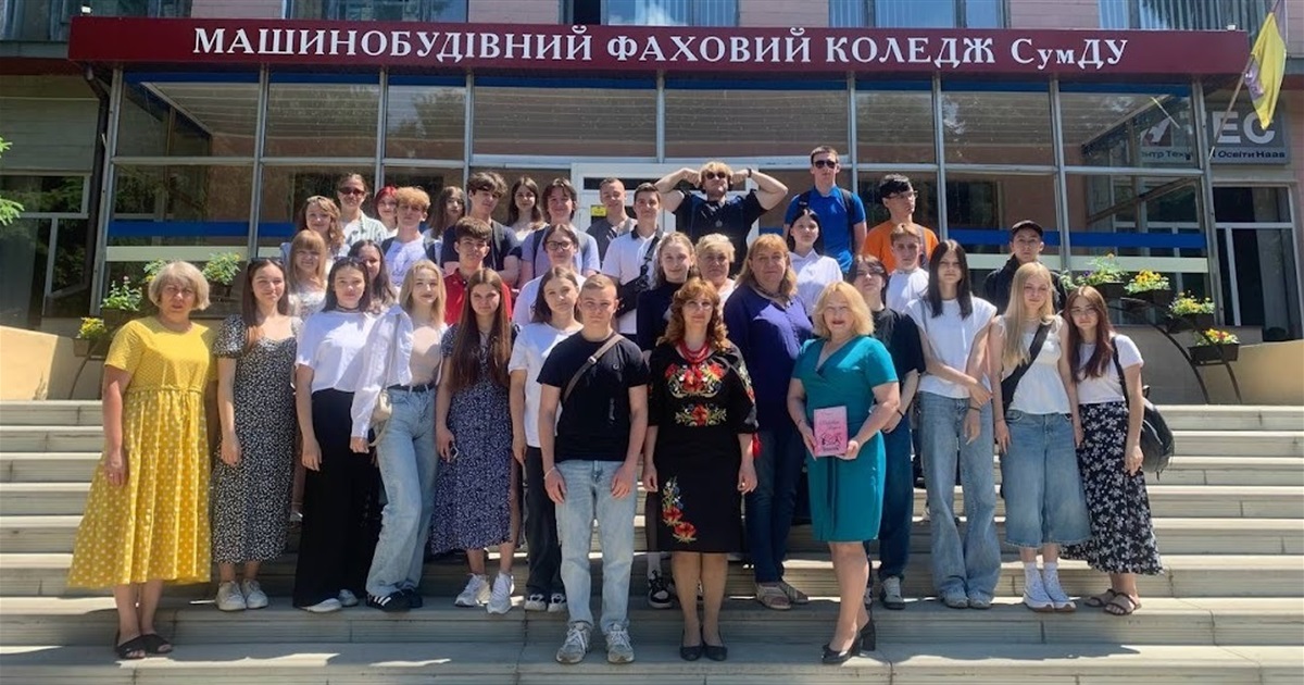 Про видатних земляків, поезію і відданість професії