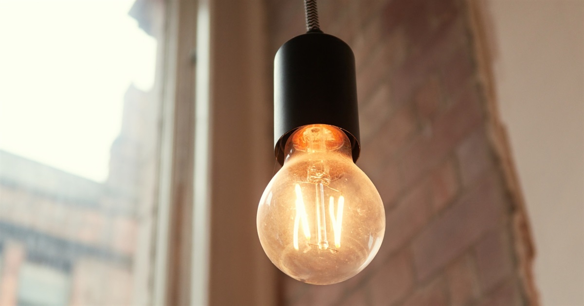 Без світла з 16:00 до 21:00: графік відключень на 11 березня