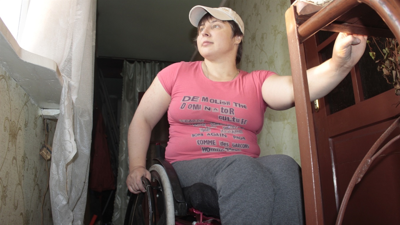 Увидеть мир на коляске: попаснянка научилась жить заново после перелома позвоночника