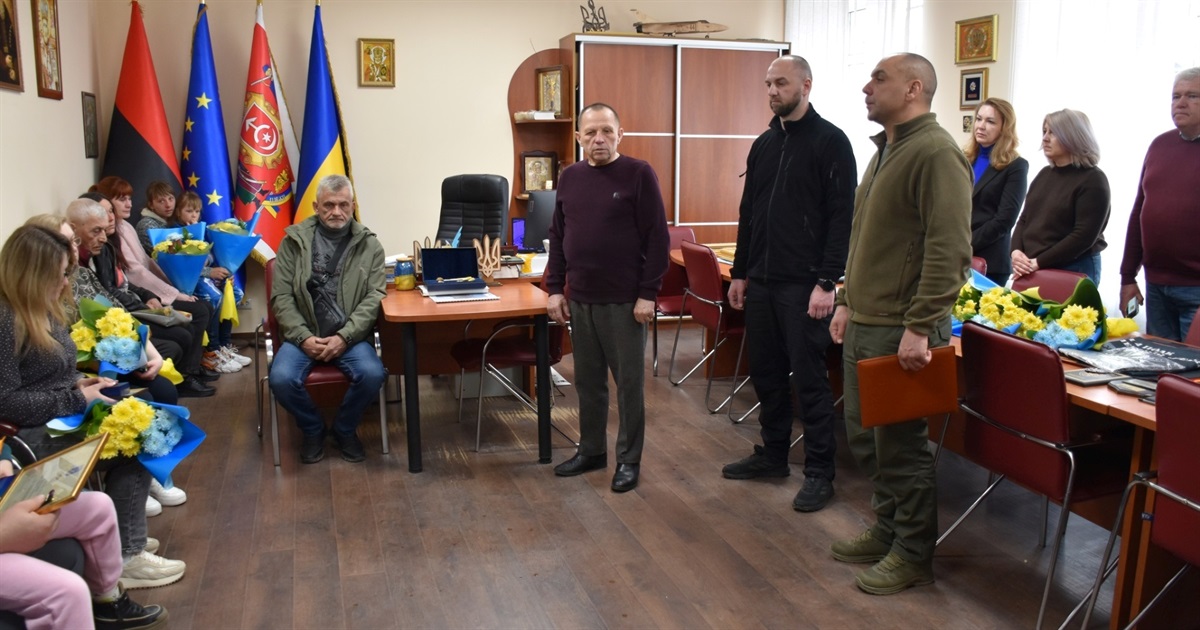 У Старокостянтинівській громаді вручили державні нагороди Захисникам України та їхнім родинам