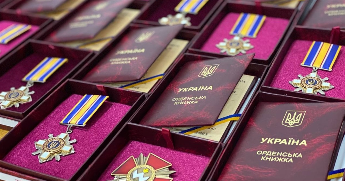 У Сарнах посмертно нагородили орденами сімнадцятьох військових