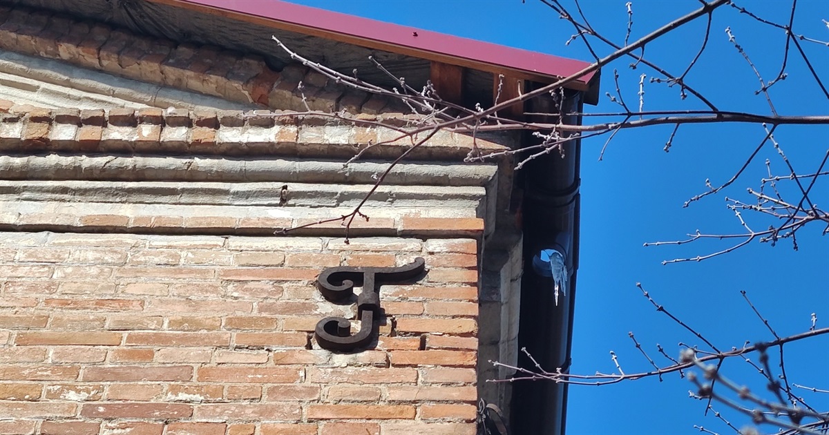 Стінні анкери на будівлях Первомайська: фотодослідження