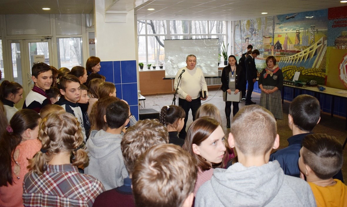 Школярів району запросили на презентацію до профліцею