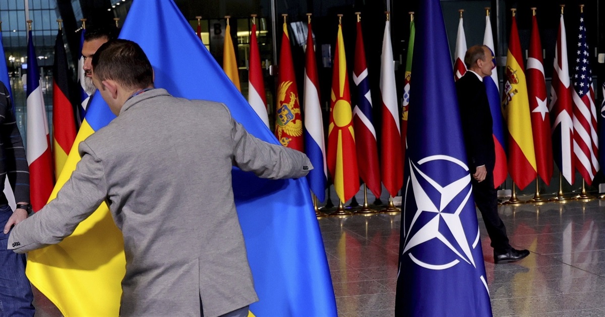 НАТО заявило, що готове до прямого конфлікту з рф, Шольц хоче говорити з путіним. Хроніка 29 січня