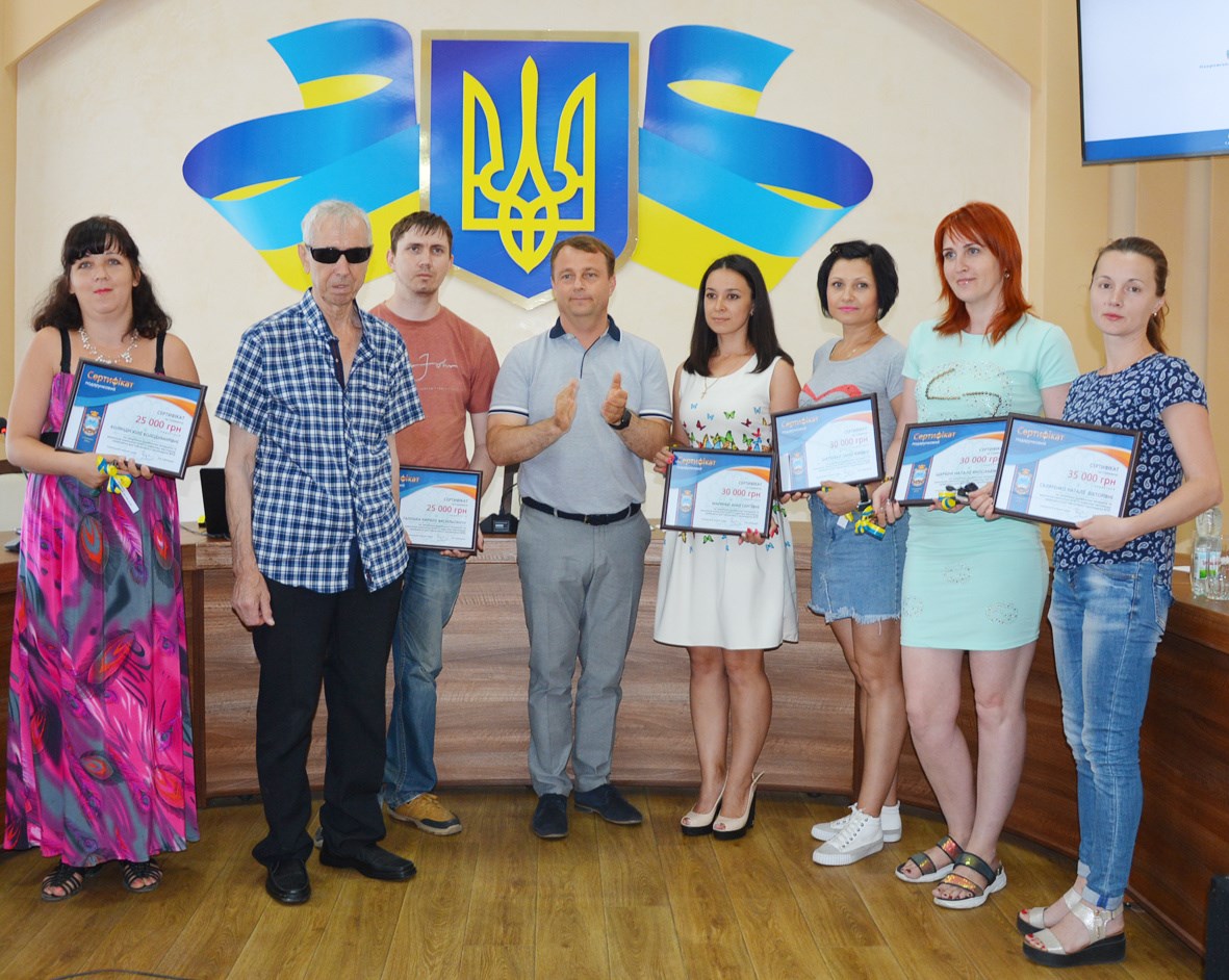 Ключі від квартир у Покровську отримали сім'ї переселенців 