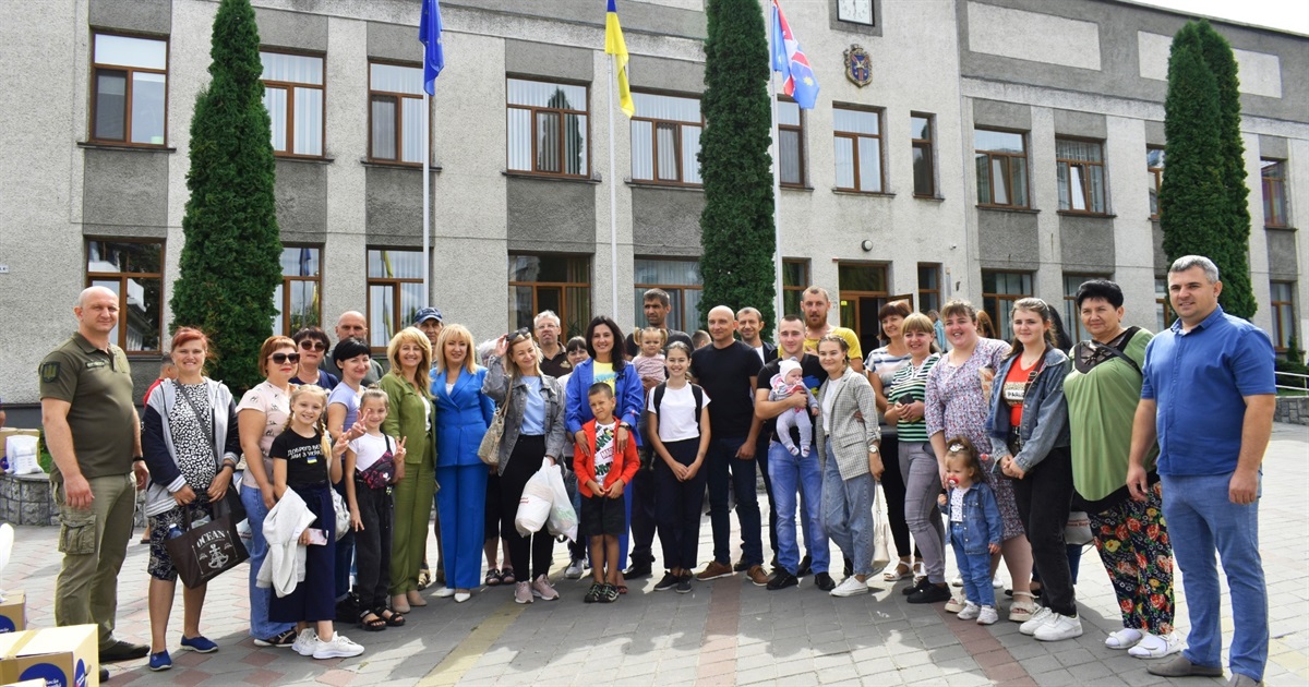 21 родина з Херсону отримала гуманітарну допомогу від народного депутата Ірини Борзової у Жмеринці