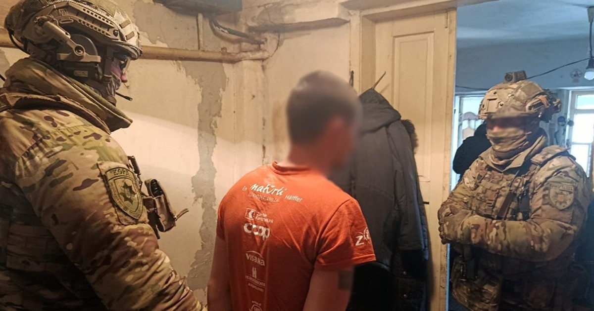 Втекли з військової частини, вбили двох людей і переховувалися на Житомирщині – їх затримали