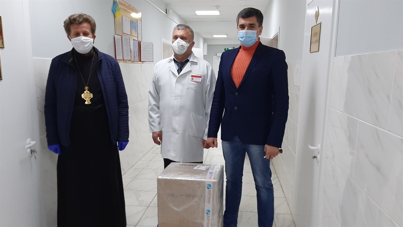 За кошти парафіян Свято-Миколаївського храму м.Кіцмань купили кисневий концентратор для райлікарні