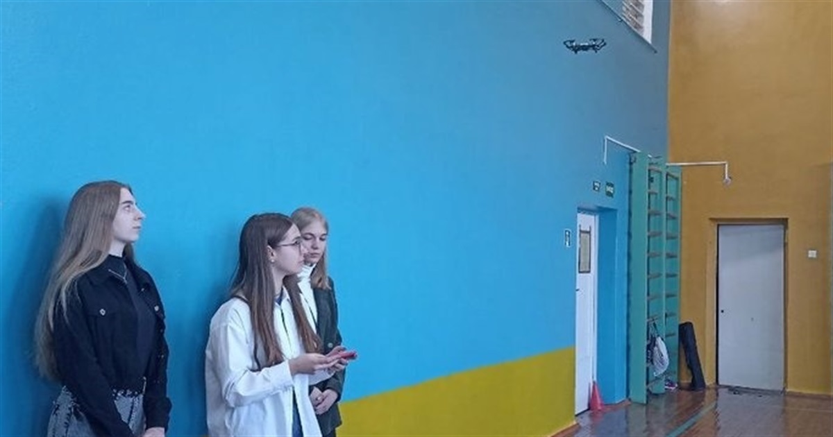 Житомирських старшокласників ліцеїв навчають керувати дронами