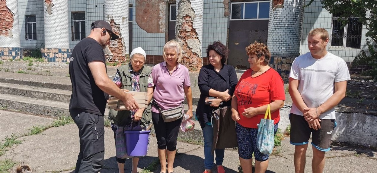 Тривалий час Ігор возив піцу на Донеччину, але продовжує годувати тих, хто опинився у скруті