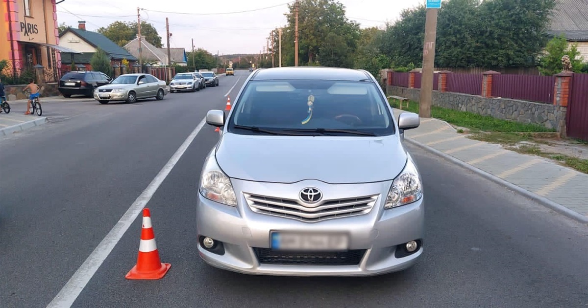 "Тойота" збила 8-річну дівчинку в Новограді: ДТП на вул. Героїв Майдану
