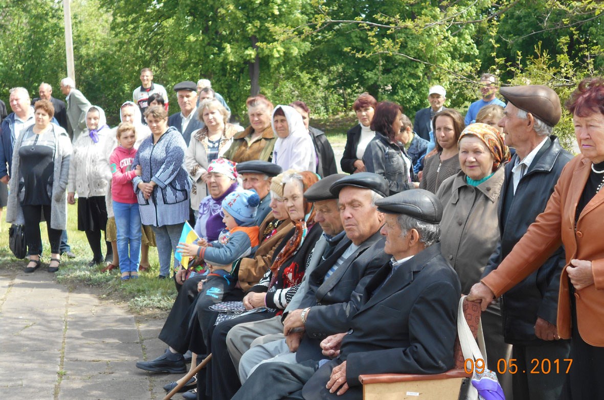 Петрівчани у 72-у річницю Перемоги згадували загиблих земляків