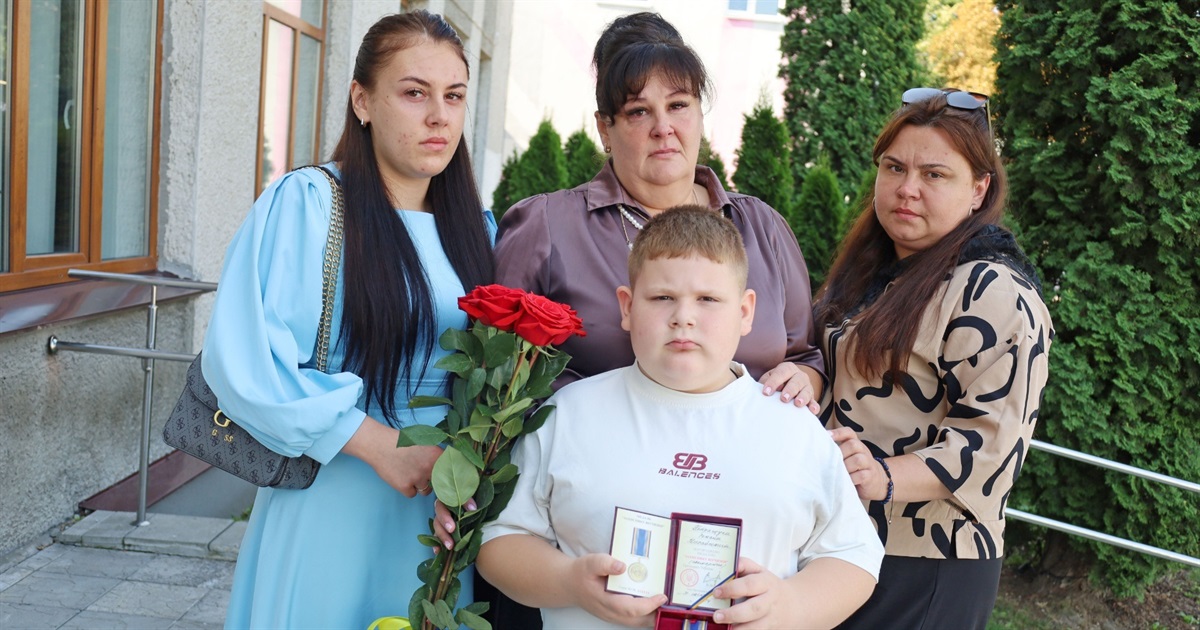 Посмертно нагородили Захисника України Романа Петращука: державну відзнаку вручили його дружині
