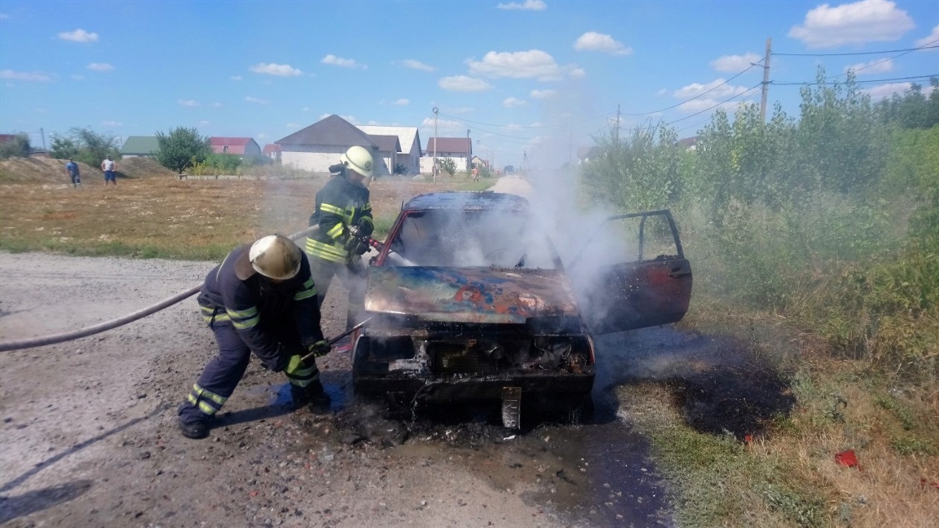 У Кагарлику серед білого дня згорів автомобіль