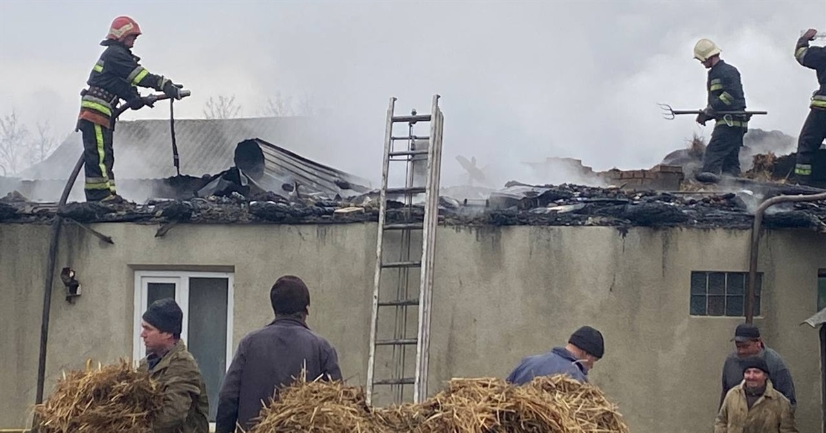 Пожежа у селі Клинове: горів дах житлового будинку