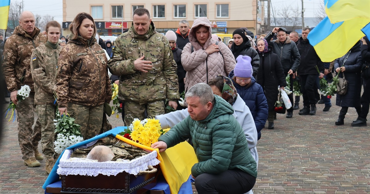 У Сарнах попрощалися з 56-річним офіцером ЗСУ Валентином Головіним