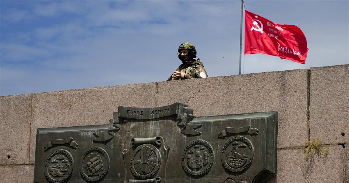 В окупованих регіонах України путін запровадив "воєнний стан": навіщо та що це означає?