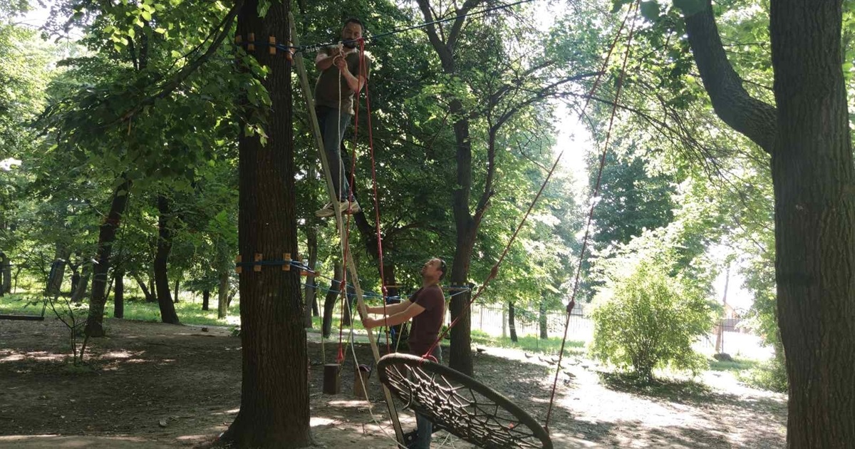 Гойдалка в смілянському парку вже відремонтована!