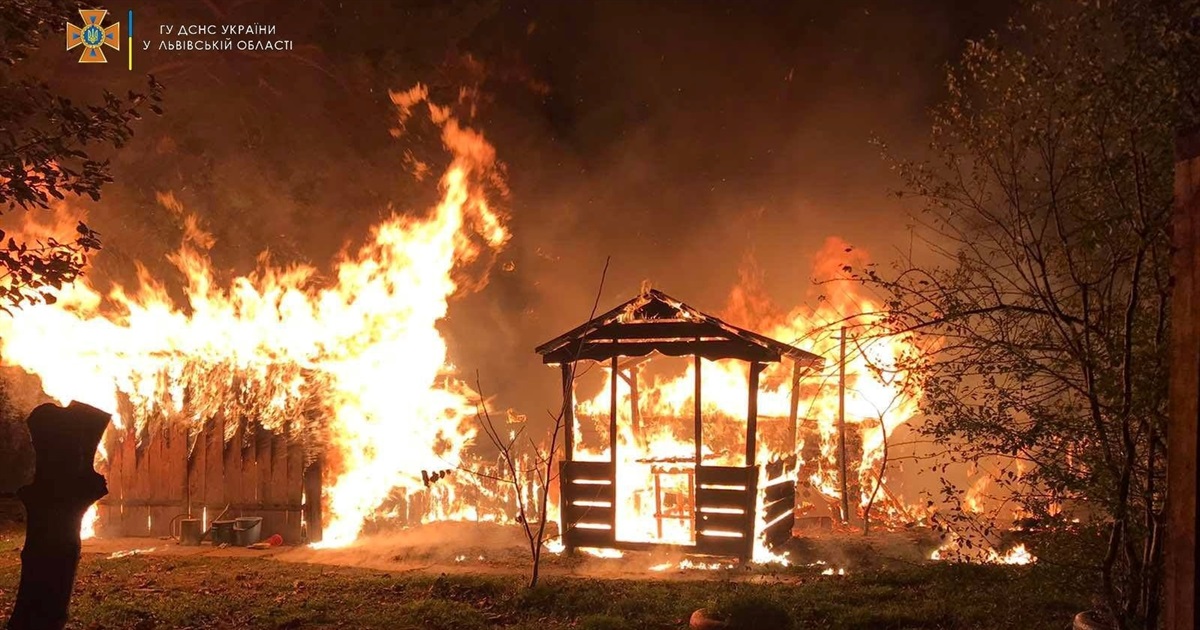 Тричі за одну ніч вогнеборці виїжджали до села Сілець на ліквідацію пожеж