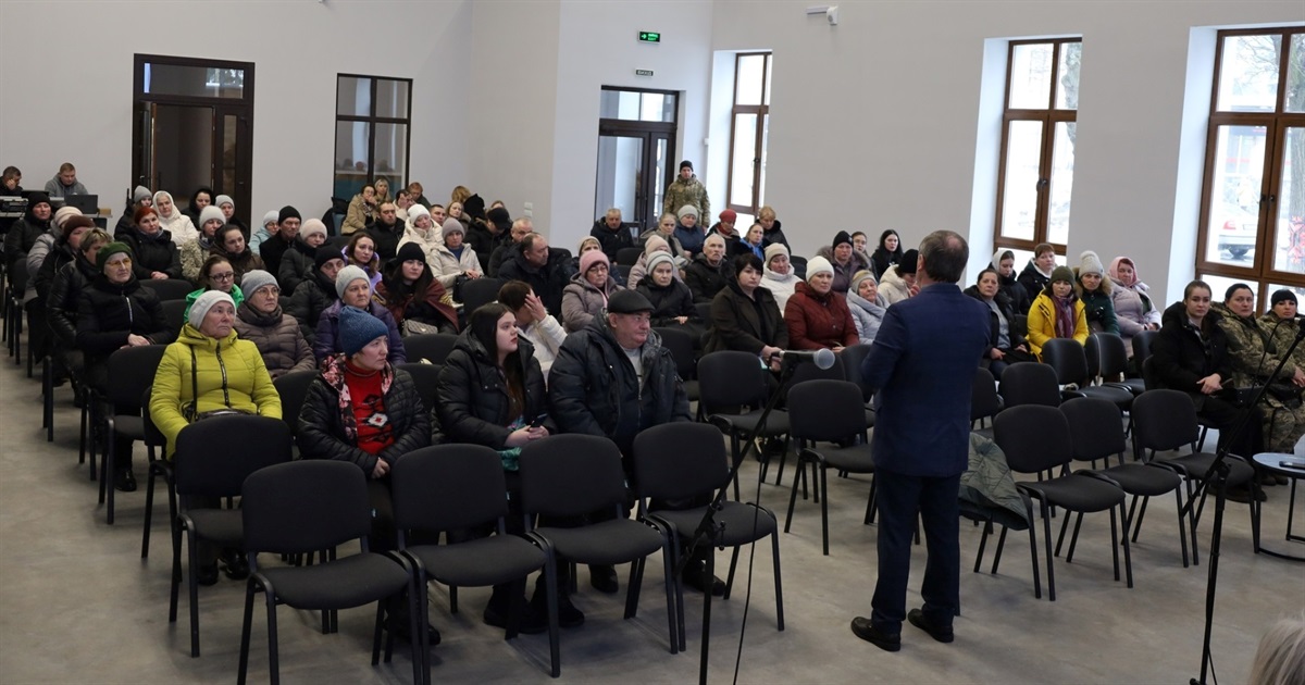 У Звягелі відбулася зустріч влади з сім'ями військових, які зникли безвісти або перебувають у полоні