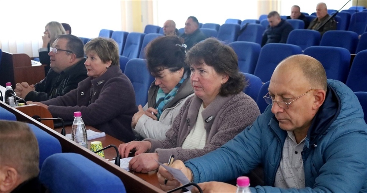 Виконком Звягеля: фінплан стоматполіклініки, укриття гімназії № 9 та програма для ВПО