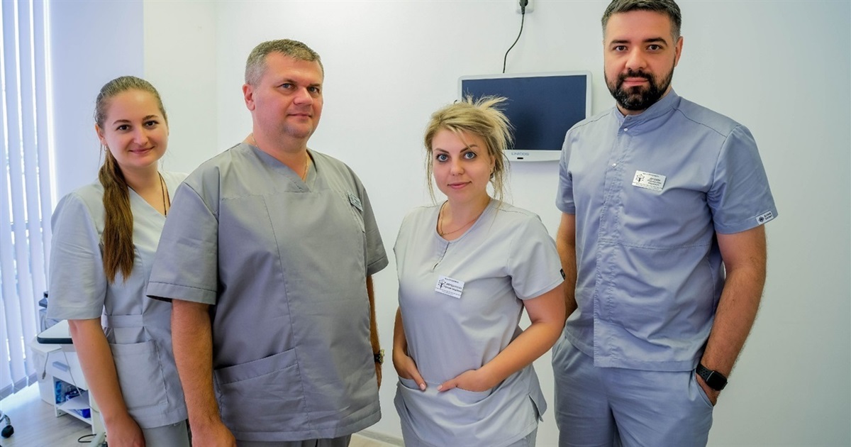 Лікар з Сєвєродонецька відновив роботу медцентру у Франківську. Клініку на сході розграбували