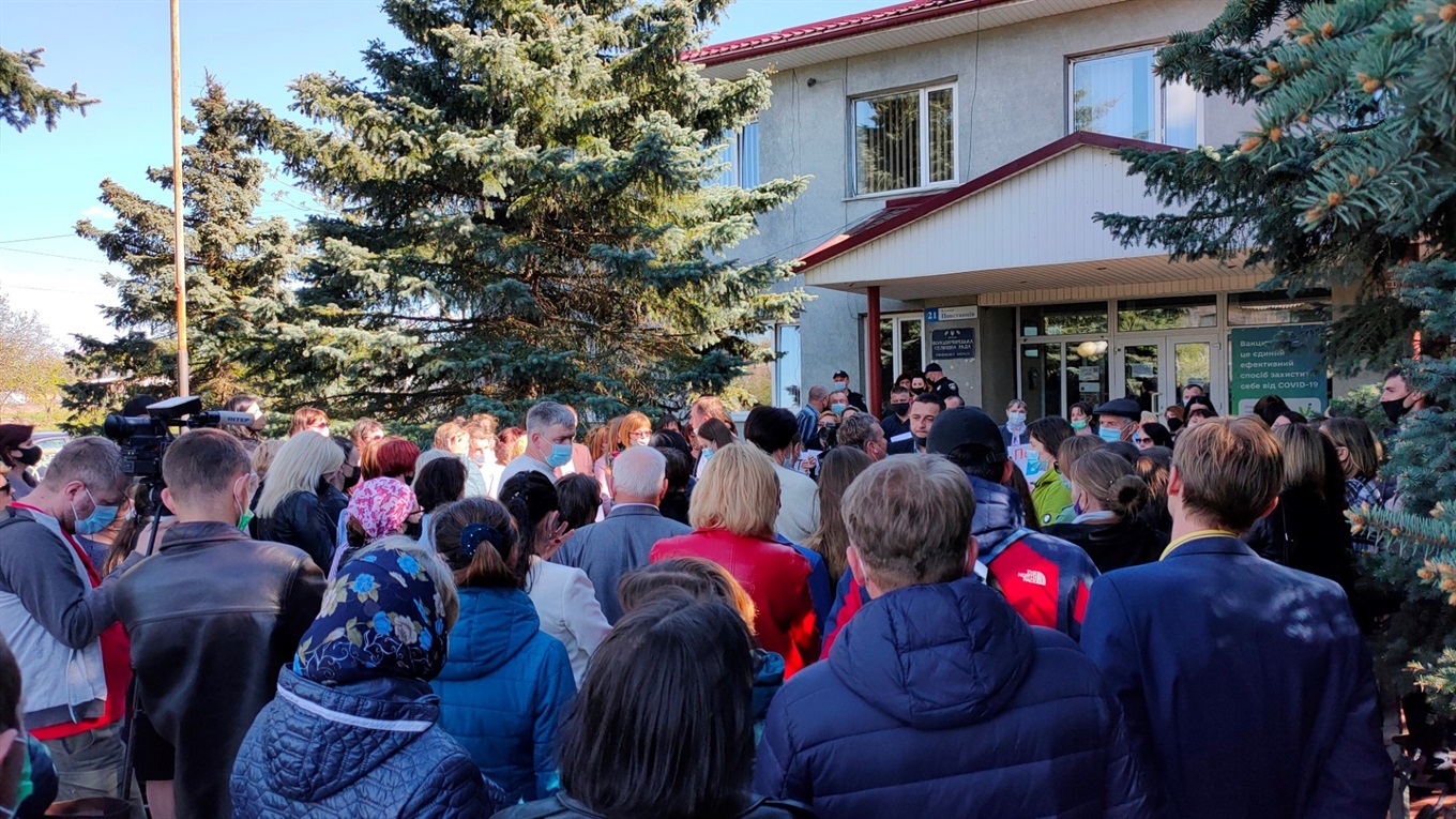 У Володимирці пройшла акція протесту вчителів шкіл Володимирецької ОТГ